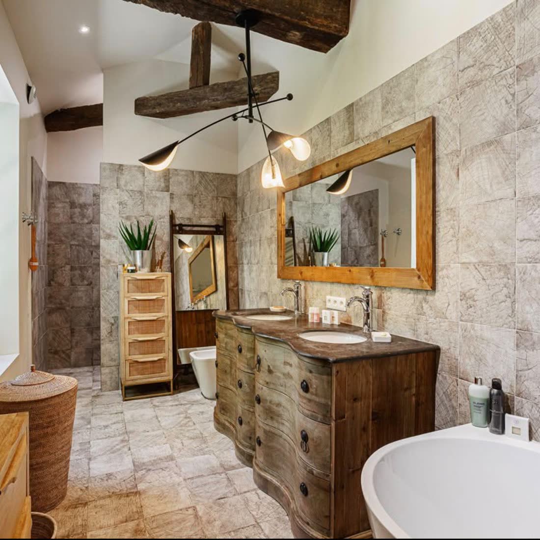 Salle de bain pierre