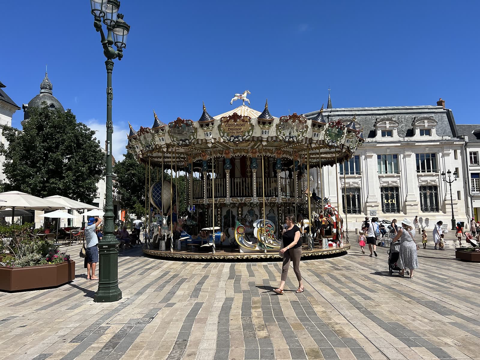 Place du Martroi à Orléans — cœur historique